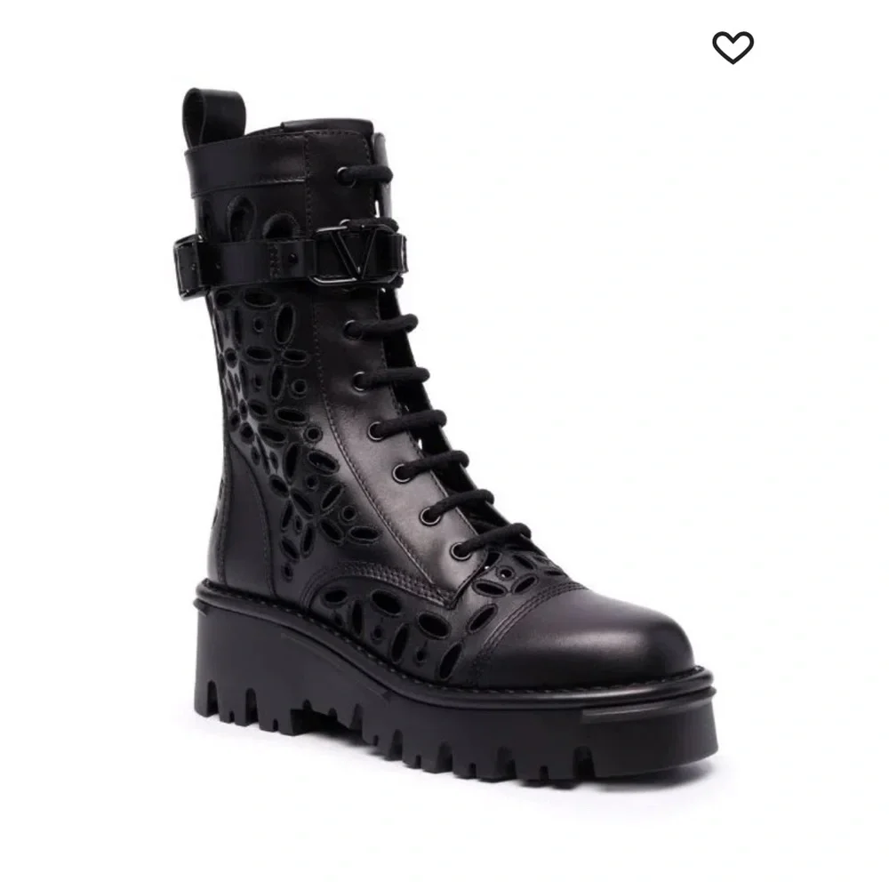 Valentino amazing eyelet boots - Picture 2 of 3